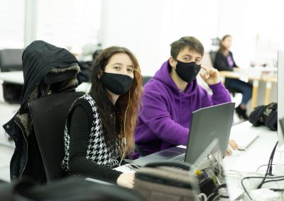 Alba y Gerard, nuestro equipo de prácticas especializado en audiovisual.